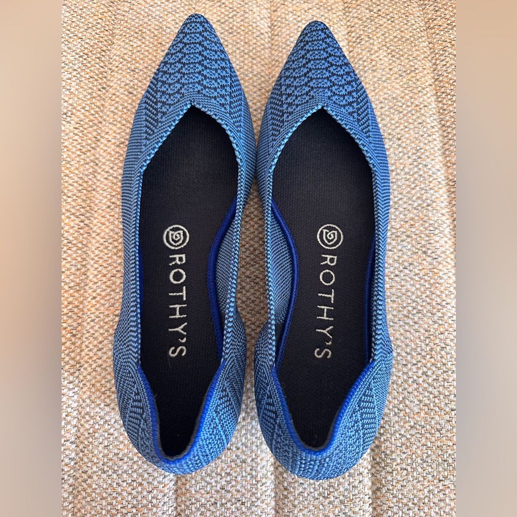 Euc Rothy’s Lapis Python Points Size 7.5